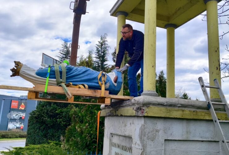 Zbiórka środków na odrestaurowanie kapliczki znajdującej się u zbiegu ulic Tucholskiej i Gdańskiej.